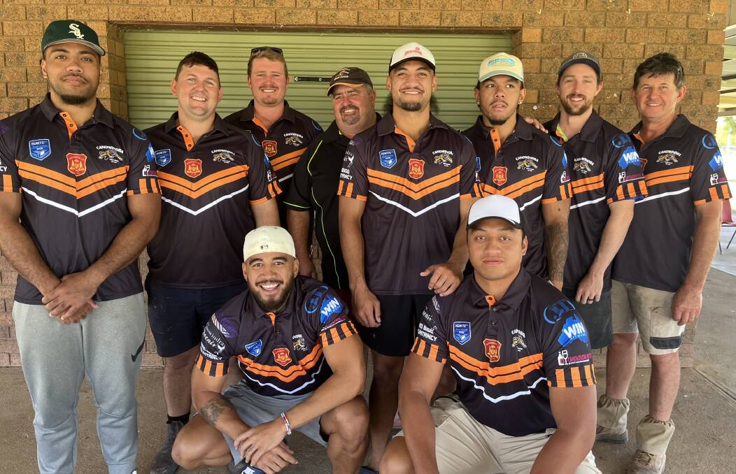 Duwayne Mariner, Jaye Fuimaono, Shiem Mariner, Jakiel Mariner and Meimeite Siale pictured Ronnie Lawrence, Nathan and Andrew Whatman, Nic Curtis and Wayne Hughes. Picture supplied. 