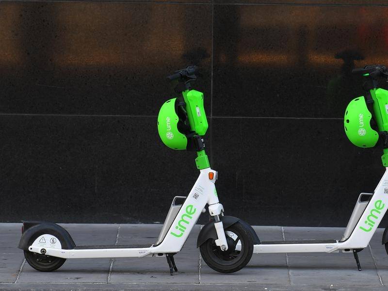 The study of Royal Darwin hospital patients found alcohol and e-scooters to be a dangerous mixture. (James Ross/AAP PHOTOS)